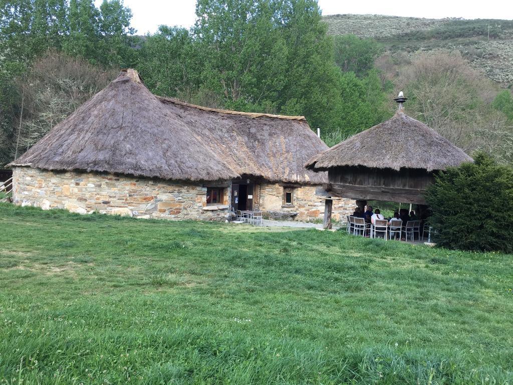 Alojamiento En Entorno Rural Los Trobos Villar de Otero 外观 照片